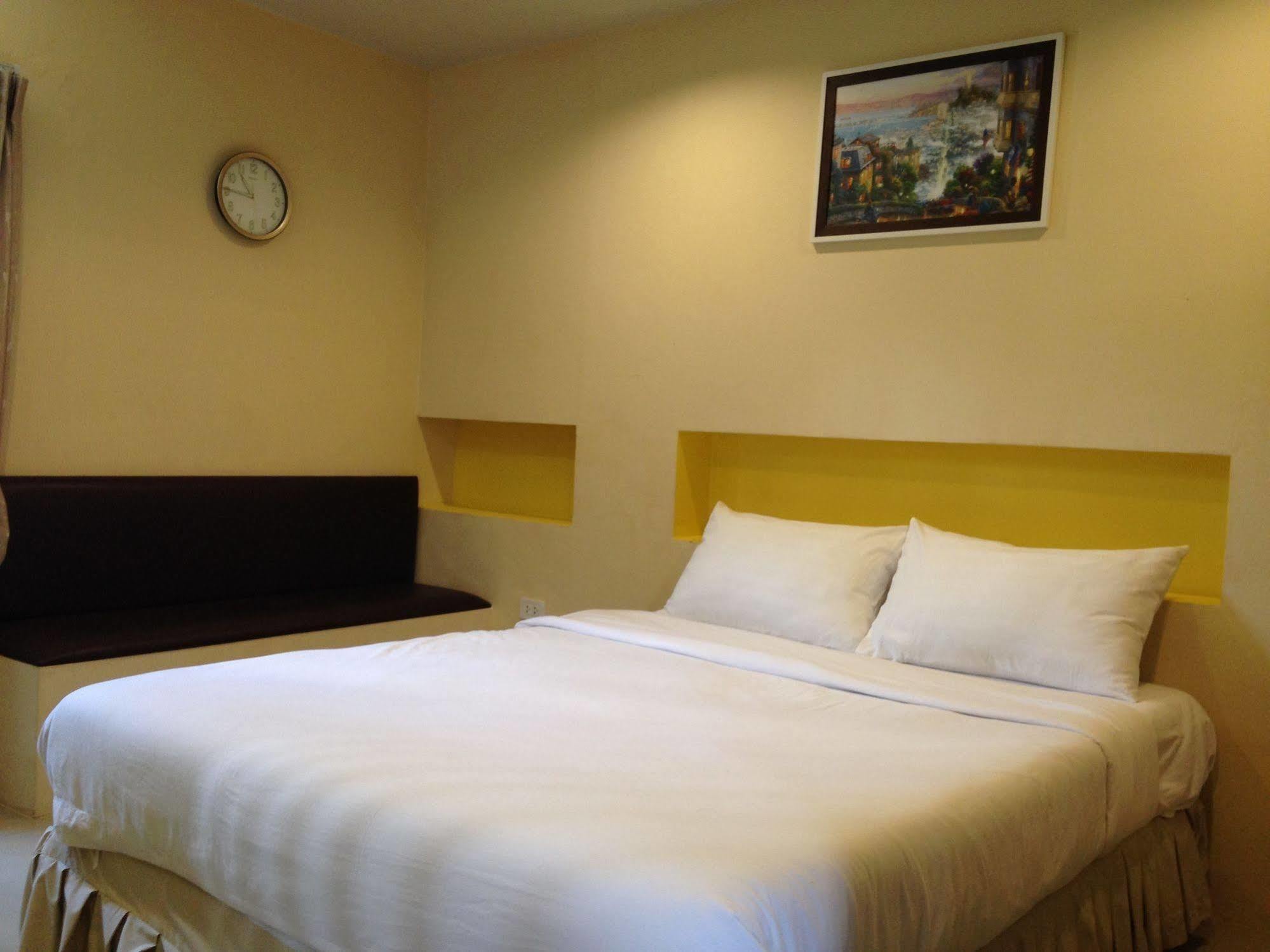 C2 Residence Lampang Luaran gambar